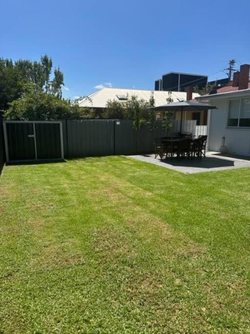 Charming Central Cottage In Wagga Wagga Exterior foto